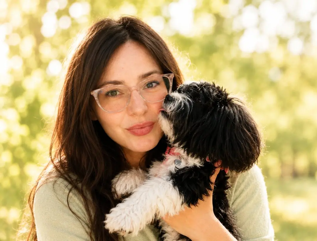 Diana Duquenoy mit ihrem Hund